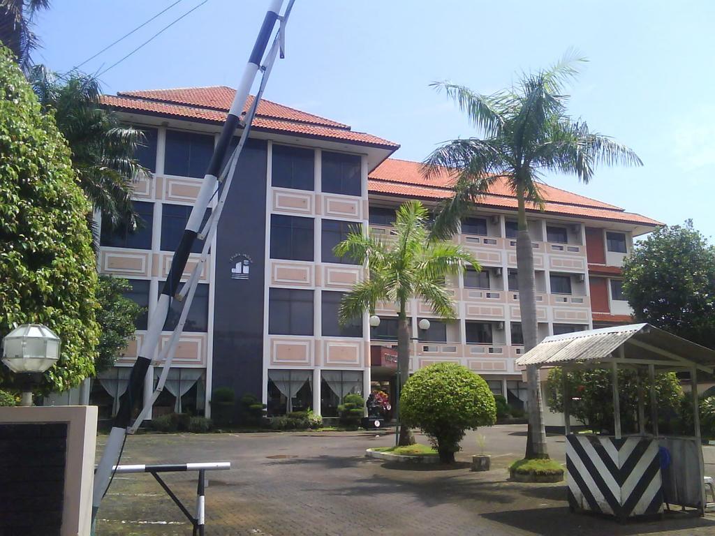 Отель Jepara Indah Экстерьер фото